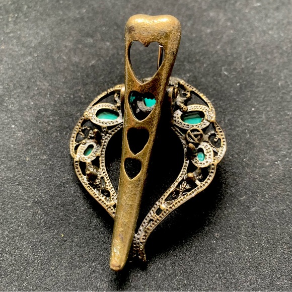 Vintage Hair Clip with Turquoise Rhinstones - Picture 3 of 5